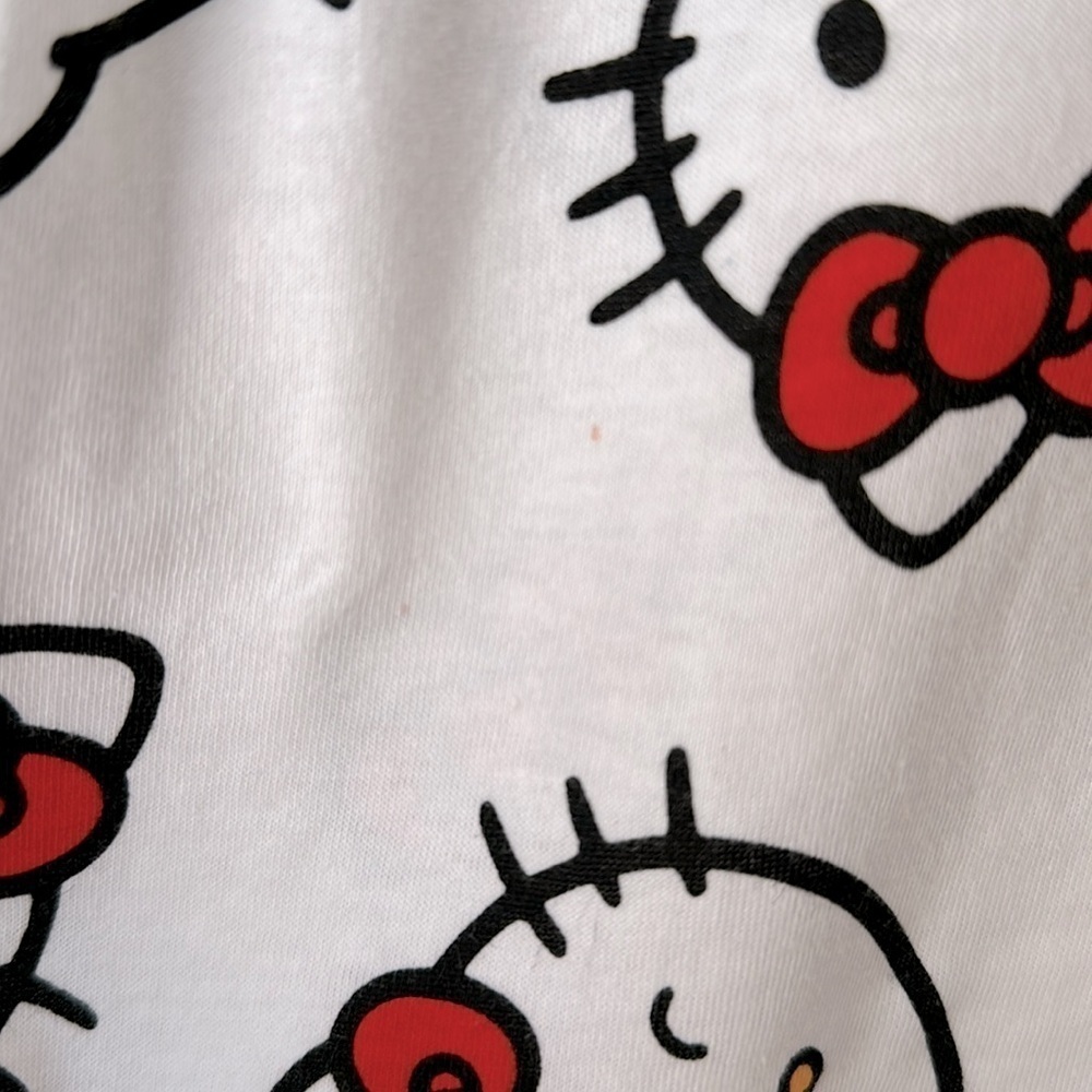 HELLO KITTY White All Over Print Crop Short Sleeve Shirt Size XL NWT - Picture 3 of 10